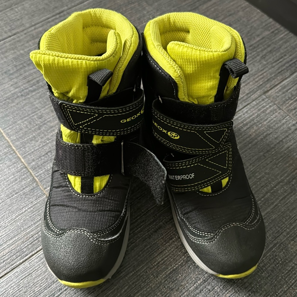 Kids Geox boots waterproof, size 1